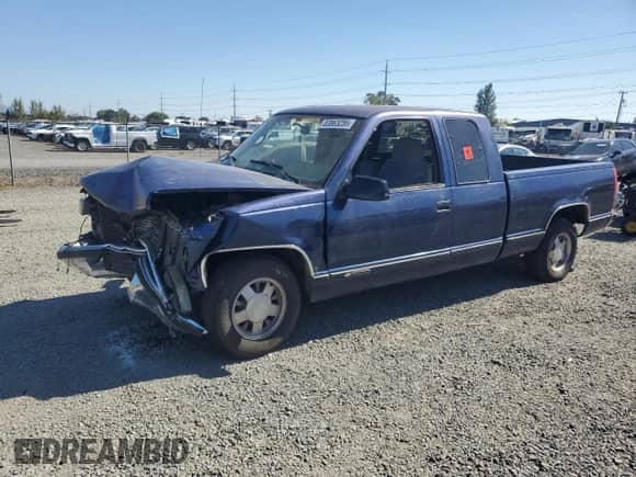 1996 Chevrolet Silverado 1500 with VIN 2GCEC19M4T1184750, listed as a Copart auction lot 83863255 with 257,892 mi miles and Salvage title. Bid and sale history available at DreamBid. Image 1.