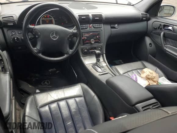 2002 Mercedes-Benz C AMG z VIN WDBRF65J32F157367, wystawiony jako Copart lot #59039565 z przebiegiem 171 931 mil mil oraz Czysty tytuł • Clean title. Historia ofert i sprzedaży dostępna na DreamBid. Obrazek 8.