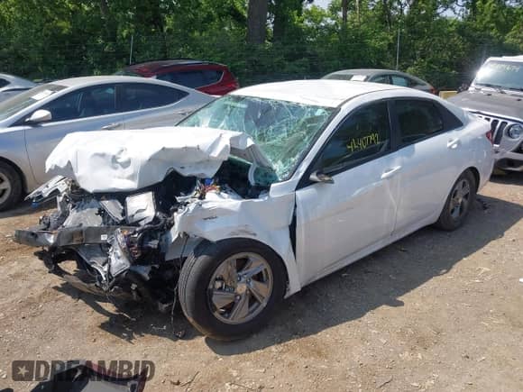 2025 Hyundai Elantra SE with VIN KMHLL4DGXSU943958, listed as a IAAI auction lot 42407792 with 2,483 mi miles and . Bid and sale history available at DreamBid. Image 2.