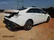 2024 Hyundai Elantra SEL z VIN KMHLM4DG3RU678419, wystawiony jako Copart lot #81804365 z przebiegiem 6 886 mil mil oraz Szkoda całkowita • Salvage title. Historia ofert i sprzedaży dostępna na DreamBid. Obrazek 3.