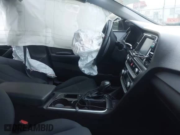 2018 Hyundai Sonata Sport with VIN 5NPE34AF1JH721360, listed as a IAAI auction lot 43330551 with 201,685 mi miles and . Bid and sale history available at DreamBid. Image 5.