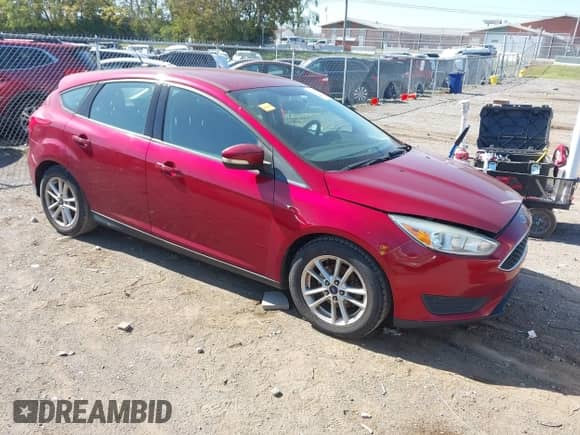 2015 Ford Focus SE z VIN 1FADP3K28FL347456, wystawiony jako IAAI lot #43534842 z przebiegiem 166 429 mil mil oraz . Historia ofert i sprzedaży dostępna na DreamBid. Obrazek 1.