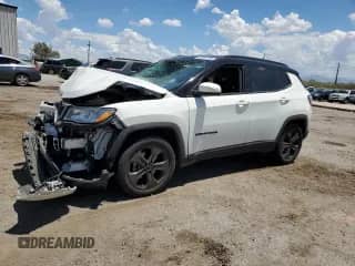 2019 Jeep Compass Altitude with VIN 3C4NJCBB6KT743089, listed as a Copart auction lot 67261755 with 121,210 mi miles and Salvage title. Bid and sale history available at DreamBid. Image 1.