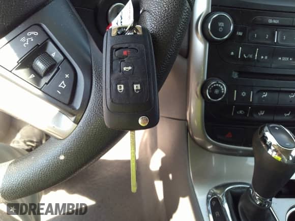 2015 Chevrolet Malibu LS z VIN 1G11A5SL1FF226133, wystawiony jako IAAI lot #41917297 z przebiegiem 89 484 mil mil oraz . Historia ofert i sprzedaży dostępna na DreamBid. Obrazek 11.