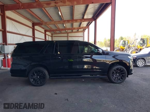 2023 Cadillac Escalade ESV 4WD Sport Platinum с VIN 1GYS4RKL8PR219829, выставлен на аукционе IAAI как лот 42097231 с пробегом 19 595 миль миль и . История ставок и продаж доступна на DreamBid. Изображение 13.