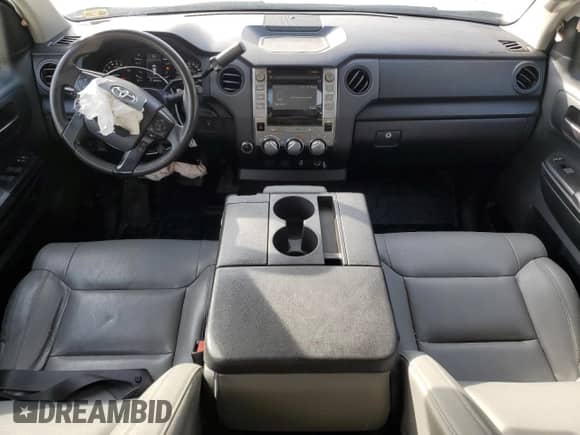 2019 Toyota Tundra SR z VIN 5TFUM5F11KX083791, wystawiony jako Copart lot #44741785 z przebiegiem 209 889 mil mil oraz Szkoda całkowita • Salvage title. Historia ofert i sprzedaży dostępna na DreamBid. Obrazek 8.