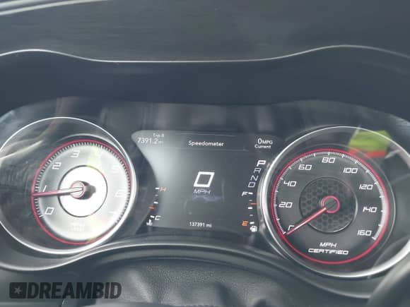 2020 Dodge Charger Police z VIN 2C3CDXKT1LH127507, wystawiony jako IAAI lot #42608659 z przebiegiem 137 391 mil mil oraz . Historia ofert i sprzedaży dostępna na DreamBid. Obrazek 15.