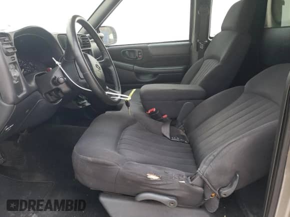 2003 Chevrolet S-10 LS с VIN 1GCCS19HX38288797, выставлен на аукционе Copart как лот 78170374 с пробегом 248 005 миль миль и Списание • Salvage title. История ставок и продаж доступна на DreamBid. Изображение 7.