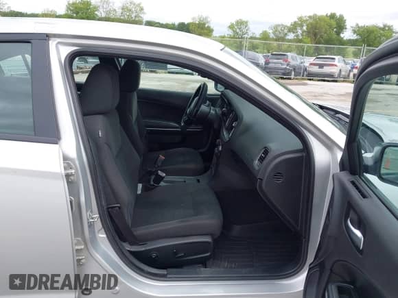 2020 Dodge Charger Police z VIN 2C3CDXKT7LH130458, wystawiony jako IAAI lot #42824039 z przebiegiem 123 319 mil mil oraz . Historia ofert i sprzedaży dostępna na DreamBid. Obrazek 5.