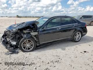 2012 Mercedes-Benz C 250 Sport с VIN WDDGF4HB8CR224424, выставлен на аукционе Copart как лот 62462355 с пробегом 199 356 миль миль и Списание • Salvage title. История ставок и продаж доступна на DreamBid. Изображение 1.