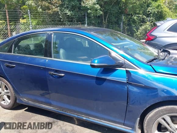2018 Hyundai Sonata SEL with VIN 5NPE34AF0JH709037, listed as a IAAI auction lot 42516338 with 90,257 mi miles and . Bid and sale history available at DreamBid. Image 13.