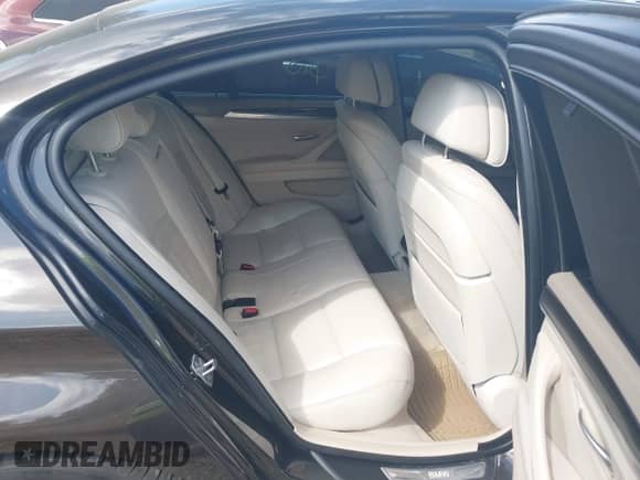 2014 BMW 5 Series 528i xDrive z VIN WBA5A7C56ED613837, wystawiony jako IAAI lot #43106483 z przebiegiem 161 185 mil mil oraz . Historia ofert i sprzedaży dostępna na DreamBid. Obrazek 8.