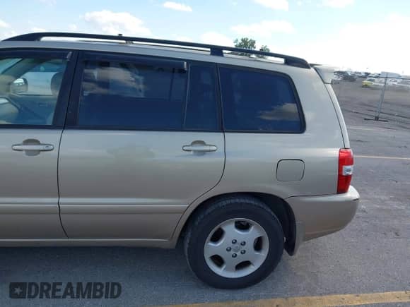 2005 Toyota Highlander с VIN JTEEP21A050088555, выставлен на аукционе IAAI как лот 43018552 с пробегом 380 000 миль миль и . История ставок и продаж доступна на DreamBid. Изображение 21.