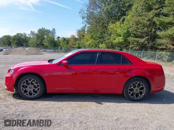 2015 Chrysler 300 S с VIN 2C3CCAGG3FH922719, выставлен на аукционе IAAI как лот 43141600 с пробегом 203 759 миль миль и . История ставок и продаж доступна на DreamBid. Изображение 14.