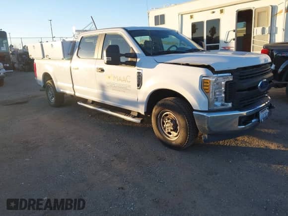 2019 Ford F-250 XL with VIN 1FT7W2A69KED53077, listed as a IAAI auction lot 40785535 with 47,928 mi miles and . Bid and sale history available at DreamBid. Image 1.