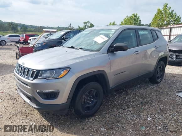2020 Jeep Compass Sport z VIN 3C4NJDAB4LT256661, wystawiony jako IAAI lot #43300392 z przebiegiem 80 177 mil mil oraz . Historia ofert i sprzedaży dostępna na DreamBid. Obrazek 17.