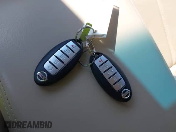 2015 Nissan Pathfinder SL with VIN 5N1AR2MNXFC639971, listed as a IAAI auction lot 43199009 with 177,596 mi miles and . Bid and sale history available at DreamBid. Image 11.