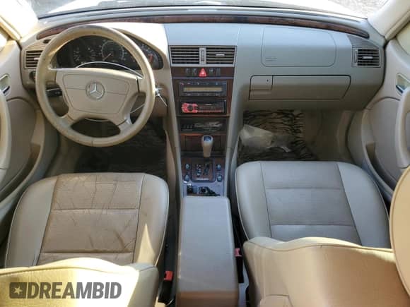 2000 Mercedes-Benz C 230/260/280/320 z VIN WDBHA29GXYA856258, wystawiony jako Copart lot #80350404 z przebiegiem 245 687 mil mil oraz Szkoda całkowita • Salvage title. Historia ofert i sprzedaży dostępna na DreamBid. Obrazek 8.