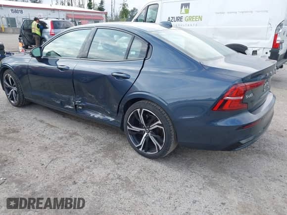 2024 Volvo S60 Plus Dark Theme z VIN 7JRL12FL0RG280760, wystawiony jako IAAI lot #42554434 z przebiegiem 34 569 mil mil oraz . Historia ofert i sprzedaży dostępna na DreamBid. Obrazek 3.