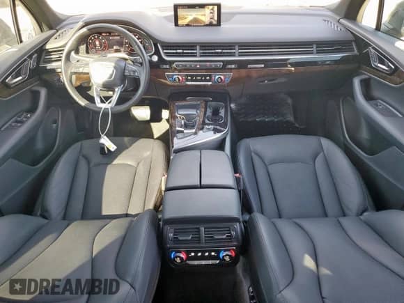 2017 Audi Q7 Premium Plus with VIN WA1LAAF74HD013773, listed as a Copart auction lot 85189195 with 175,702 mi miles and Clean title. Bid and sale history available at DreamBid. Image 8.