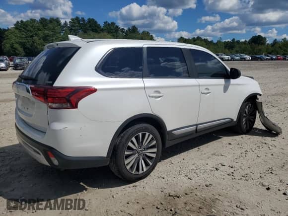 2020 Mitsubishi Outlander ES с VIN JA4AZ3A30LZ028041, выставлен на аукционе Copart как лот 70890665 с пробегом 113 045 миль миль и Списание • Salvage title. История ставок и продаж доступна на DreamBid. Изображение 3.