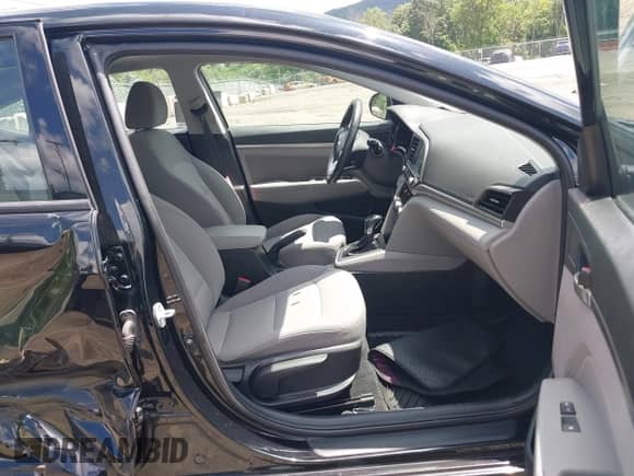 2019 Hyundai Elantra SEL z VIN 5NPD84LF3KH438311, wystawiony jako IAAI lot #42721483 z przebiegiem 127 466 mil mil oraz . Historia ofert i sprzedaży dostępna na DreamBid. Obrazek 5.