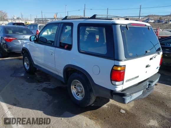 1995 Ford Explorer Eddie Bauer z VIN 1FMCU24X1SUB07828, wystawiony jako IAAI lot #41145230 z przebiegiem 269 846 mil mil oraz . Historia ofert i sprzedaży dostępna na DreamBid. Obrazek 3.