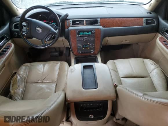 2007 Chevrolet Suburban LTZ z VIN 3GNFK163X7G269745, wystawiony jako Copart lot #81144565 z przebiegiem 328 322 mil mil oraz Szkoda całkowita • Salvage title. Historia ofert i sprzedaży dostępna na DreamBid. Obrazek 8.