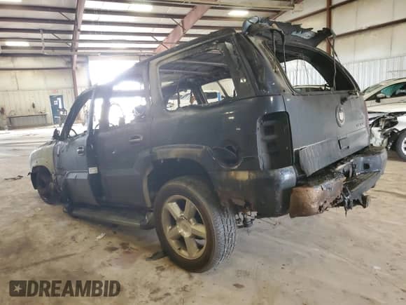 2004 Cadillac Escalade with VIN 1GYEK63N34R153140, listed as a Copart auction lot 62280405 with Not provided miles and Non repairable. Bid and sale history available at DreamBid. Image 2.