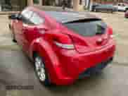 2015 Hyundai Veloster z VIN KMHTC6AD0FU238274, wystawiony jako Copart lot #45174464 z przebiegiem 143 112 mil mil oraz . Historia ofert i sprzedaży dostępna na DreamBid. Obrazek 3.