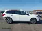 2020 Nissan Pathfinder S z VIN 5N1DR2AN8LC618145, wystawiony jako IAAI lot #43326834 z przebiegiem 45 857 mil mil oraz . Historia ofert i sprzedaży dostępna na DreamBid. Obrazek 14.