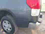 2010 Toyota Tundra z VIN 5TFRM5F14AX011634, wystawiony jako IAAI lot #43549744 z przebiegiem 213 171 mil mil oraz . Historia ofert i sprzedaży dostępna na DreamBid. Obrazek 6.