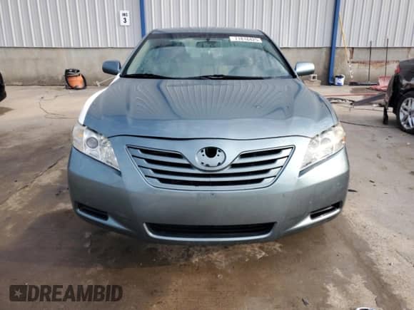 2007 Toyota Camry XLE z VIN 4T1BE46K87U685986, wystawiony jako Copart lot #71818425 z przebiegiem 71 212 mil mil oraz Szkoda całkowita • Salvage title. Historia ofert i sprzedaży dostępna na DreamBid. Obrazek 5.