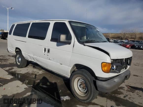 2005 Ford Econoline Cargo with VIN 1FTSS34L05HA75928, listed as a Copart auction lot 49112285 with Not provided miles and Salvage title. Bid and sale history available at DreamBid. Image 4.