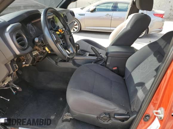 2017 Toyota Tacoma SR5 with VIN 3TMCZ5AN6HM112742, listed as a Copart auction lot 68209485 with 194,213 mi miles and Salvage title. Bid and sale history available at DreamBid. Image 7.