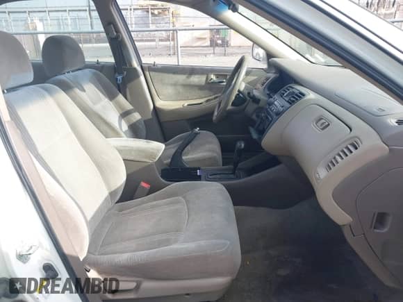 2000 Honda Accord LX with VIN 1HGCG1649YA095481, listed as a IAAI auction lot 41867406 with 218,765 mi miles and . Bid and sale history available at DreamBid. Image 5.