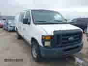 2008 Ford Econoline Cargo Commercial z VIN 1FTNS24L68DA24209, wystawiony jako IAAI lot #41206100 z przebiegiem 211 288 mil mil oraz . Historia ofert i sprzedaży dostępna na DreamBid. Obrazek 1.