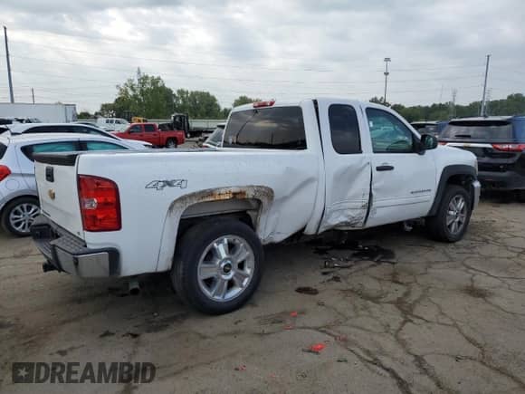 2013 Chevrolet Silverado 1500 LT z VIN 1GCRKSE78DZ144190, wystawiony jako Copart lot #71608205 z przebiegiem 179 103 mil mil oraz Szkoda całkowita • Salvage title. Historia ofert i sprzedaży dostępna na DreamBid. Obrazek 3.