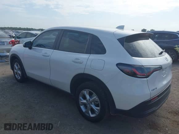 2025 Honda HR-V LX с VIN 3CZRZ1H31SM743505, выставлен на аукционе IAAI как лот 42721427 с пробегом 5 943 миль миль и . История ставок и продаж доступна на DreamBid. Изображение 3.
