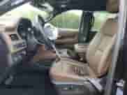 2023 Chevrolet Tahoe High Country с VIN 1GNSKTKL0PR322033, выставлен на аукционе Copart как лот 55501225 с пробегом Не указан миль и Списание • Salvage title. История ставок и продаж доступна на DreamBid. Изображение 7.