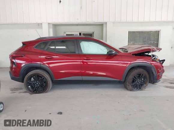 2024 Chevrolet Trax ACTIV z VIN KL77LKE22RC168100, wystawiony jako IAAI lot #42642223 z przebiegiem 16 323 mil mil oraz . Historia ofert i sprzedaży dostępna na DreamBid. Obrazek 13.