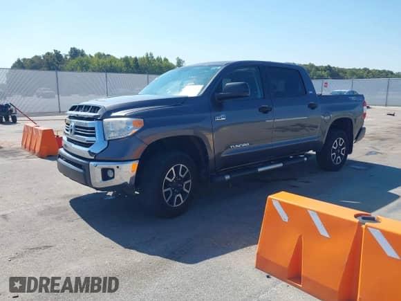 2016 Toyota Tundra SR5 z VIN 5TFDW5F19GX552210, wystawiony jako IAAI lot #43341232 z przebiegiem 173 672 mil mil oraz . Historia ofert i sprzedaży dostępna na DreamBid. Obrazek 19.