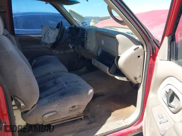 1997 GMC Sierra 1500 с VIN 2GTEC19R9V1521749, выставлен на аукционе IAAI как лот 41812394 с пробегом 355 694 миль миль и . История ставок и продаж доступна на DreamBid. Изображение 5.