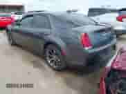 2015 Chrysler 300 S с VIN 2C3CCABGXFH797113, выставлен на аукционе IAAI как лот 42293077 с пробегом 155 491 миль миль и . История ставок и продаж доступна на DreamBid. Изображение 3.