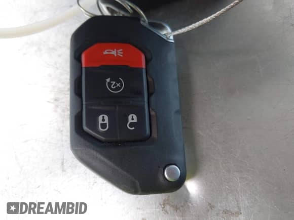 2021 Jeep Wrangler Unlimited Sahara z VIN 1C4JJXP67MW686559, wystawiony jako IAAI lot #42560577 z przebiegiem 43 902 mil mil oraz . Historia ofert i sprzedaży dostępna na DreamBid. Obrazek 11.