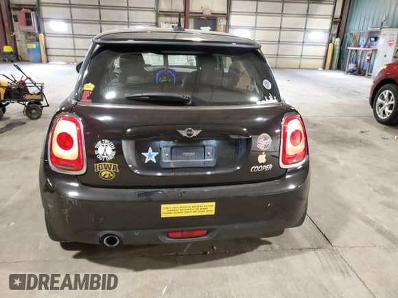 2018 MINI Hardtop Cooper с VIN WMWXP5C59J3C65496, выставлен на аукционе Copart как лот 56324995 с пробегом 84 233 миль миль и Списание • Salvage title. История ставок и продаж доступна на DreamBid. Изображение 6.