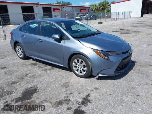 2024 Toyota Corolla LE z VIN 5YFB4MDE8RP133621, wystawiony jako IAAI lot #42897073 z przebiegiem 18 157 mil mil oraz . Historia ofert i sprzedaży dostępna na DreamBid. Obrazek 1.