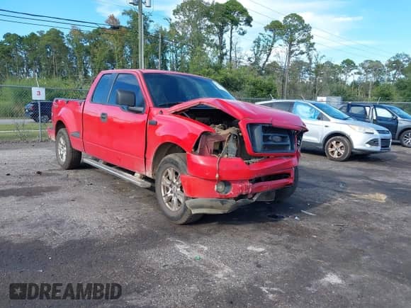 2006 Ford F-150 STX with VIN 1FTRX02W56KB85566, listed as a IAAI auction lot 43142579 with 210,437 mi miles and . Bid and sale history available at DreamBid. Image 1.