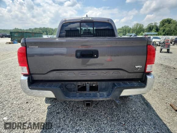 2016 Toyota Tacoma SR5 z VIN 5TFAZ5CN0GX009216, wystawiony jako Copart lot #64902435 z przebiegiem 139 959 mil mil oraz Szkoda całkowita • Salvage title. Historia ofert i sprzedaży dostępna na DreamBid. Obrazek 6.