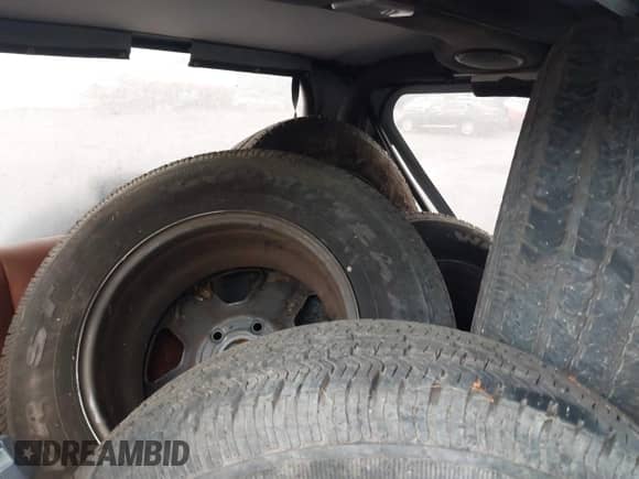 2002 Jeep Wrangler X z VIN 1J4FA39S22P758455, wystawiony jako IAAI lot #43038935 z przebiegiem Nie podano mil oraz . Historia ofert i sprzedaży dostępna na DreamBid. Obrazek 8.